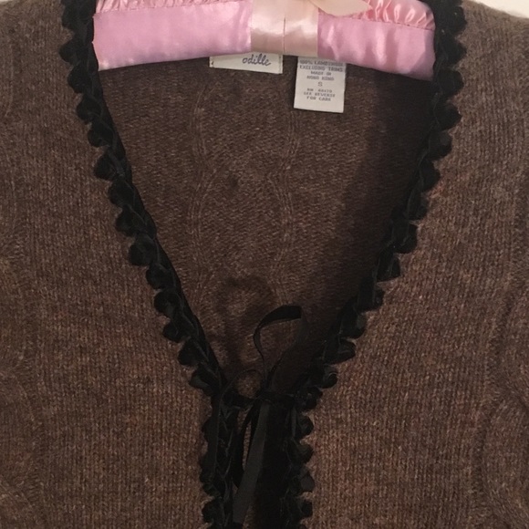 Beautiful brown Odille lambswool cardigan sweater. - Picture 2 of 4